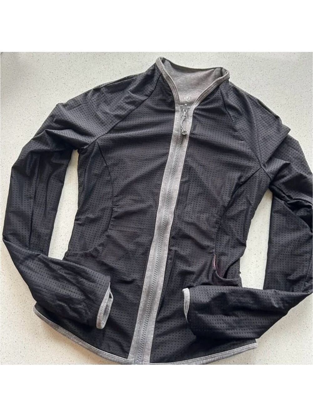 Size 2 Lululemon reversible Black and Gray Full-Zip Jacket